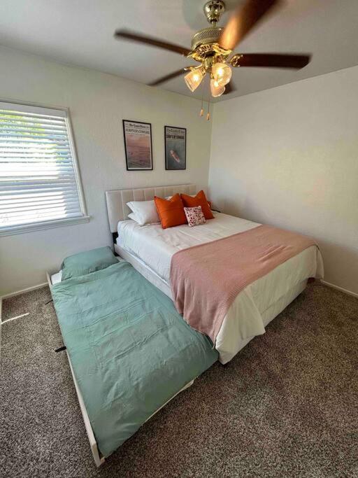 Entire Home By Newport Beach, Disneyland And Sna! Costa Mesa Kültér fotó